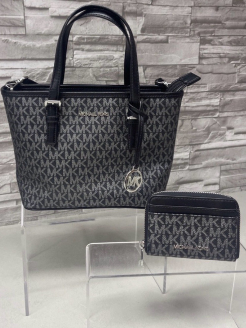 Michael Kors XS Carryall Tote & Matching Wallet Set Black/Silver 
Metallic - Picture 4 of 13